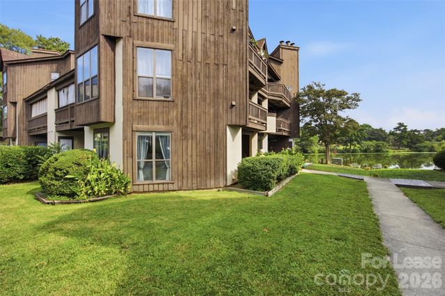 8157 Cedar Glen Drive, Charlotte, NC 28212