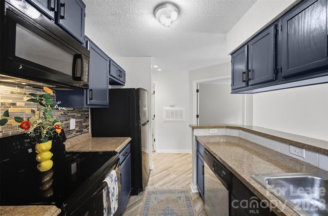 8157 Cedar Glen Drive, Charlotte, NC 28212