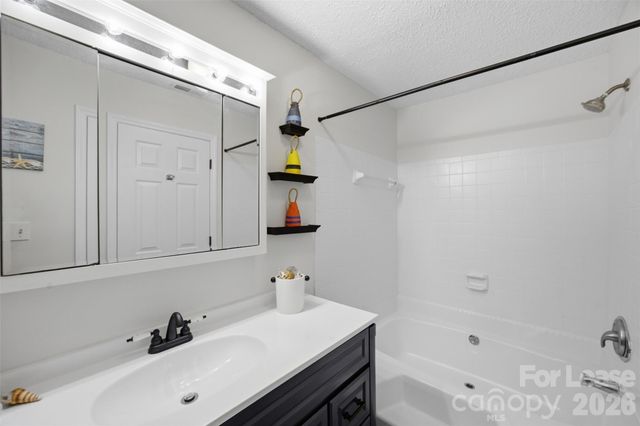 8157 Cedar Glen Drive, Charlotte, NC 28212