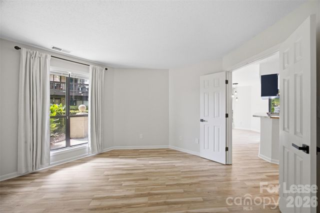8157 Cedar Glen Drive, Charlotte, NC 28212