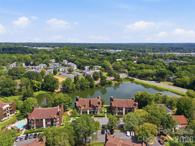 8157 Cedar Glen Drive, Charlotte, NC 28212