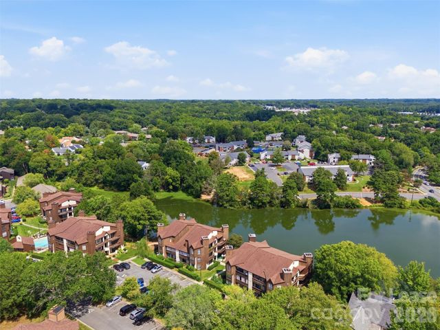 8157 Cedar Glen Drive, Charlotte, NC 28212