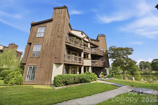 8157 Cedar Glen Drive, Charlotte, NC 28212