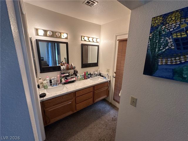 9517 Echo Glen Drive, Las Vegas, NV 89117
