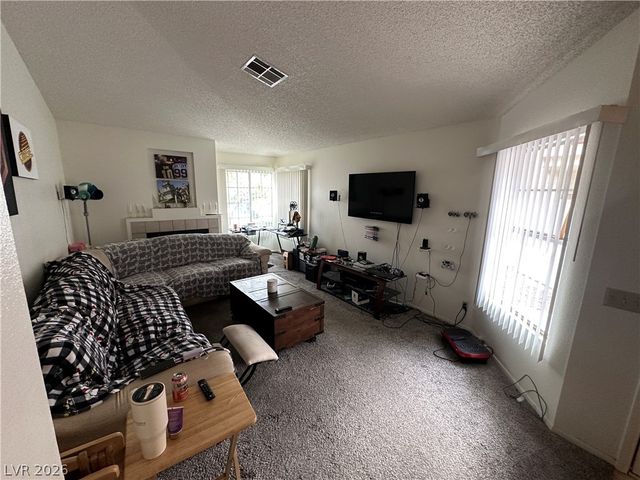 9517 Echo Glen Drive, Las Vegas, NV 89117