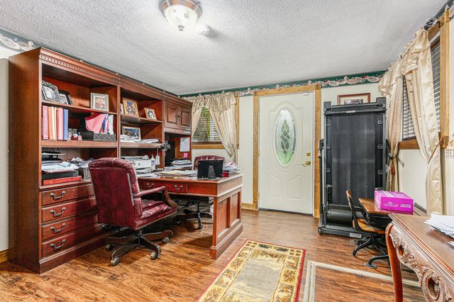 7702 N Gleneagle Drive, Kalamazoo, MI 49048