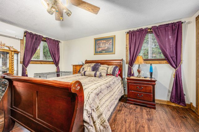 7702 N Gleneagle Drive, Kalamazoo, MI 49048