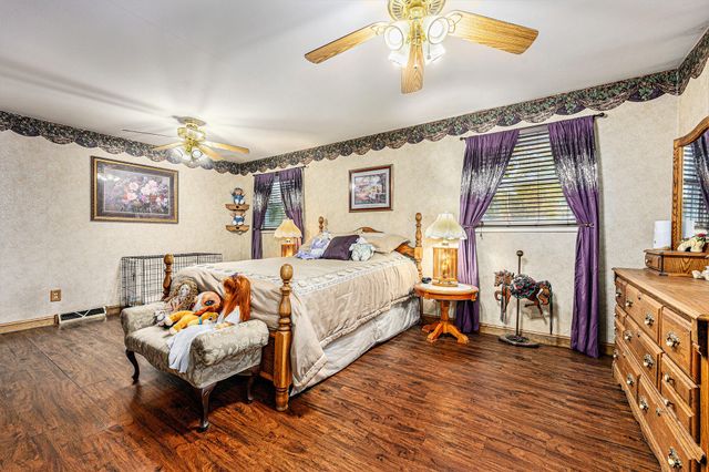 7702 N Gleneagle Drive, Kalamazoo, MI 49048