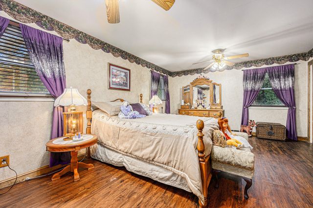 7702 N Gleneagle Drive, Kalamazoo, MI 49048