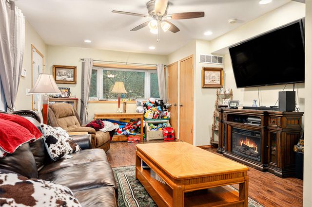 7702 N Gleneagle Drive, Kalamazoo, MI 49048