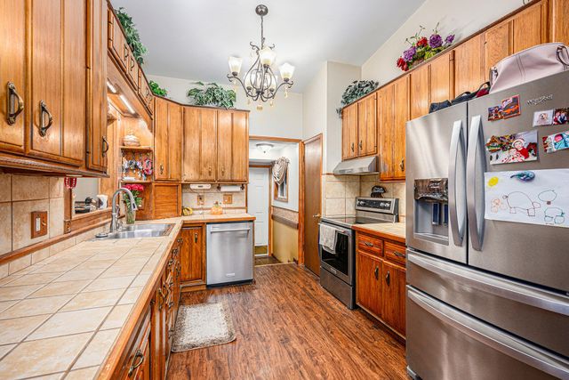 7702 N Gleneagle Drive, Kalamazoo, MI 49048