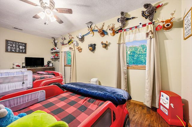 7702 N Gleneagle Drive, Kalamazoo, MI 49048