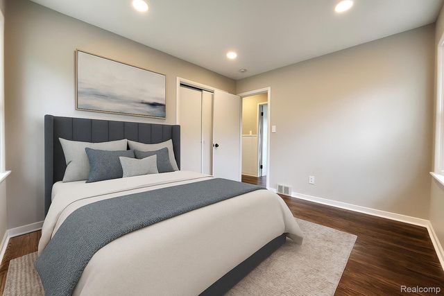 15705 Juliana Avenue, Eastpointe, MI 48021