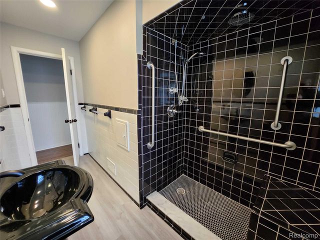 15705 Juliana Avenue, Eastpointe, MI 48021