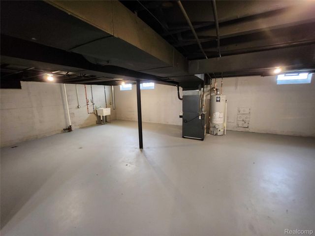 15705 Juliana Avenue, Eastpointe, MI 48021