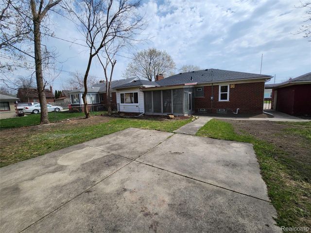 15705 Juliana Avenue, Eastpointe, MI 48021