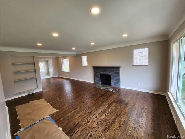 15705 Juliana Avenue, Eastpointe, MI 48021