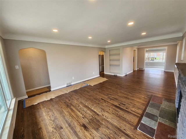 15705 Juliana Avenue, Eastpointe, MI 48021