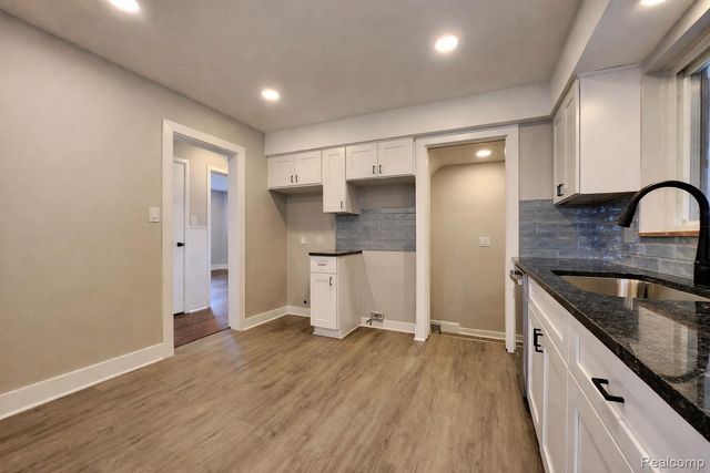 15705 Juliana Avenue, Eastpointe, MI 48021