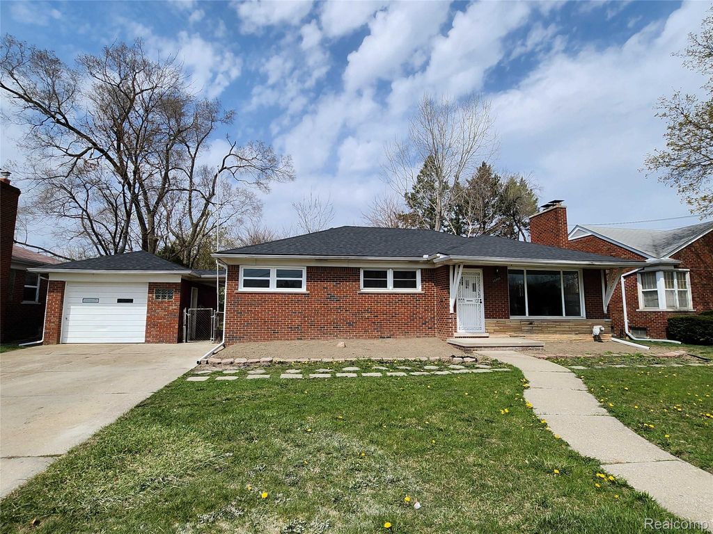 15705 Juliana Avenue, Eastpointe, MI 48021