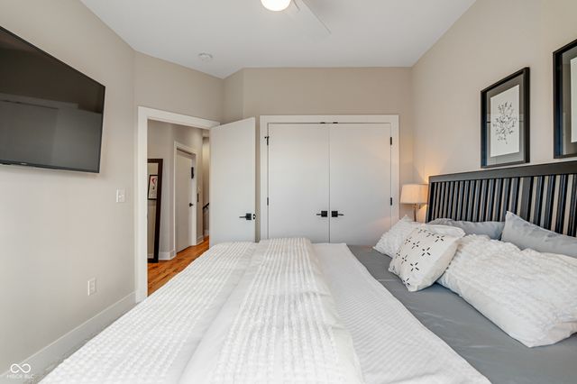 922 Berkhamsted Lane, Carmel, IN 46032