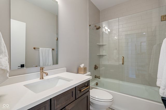 922 Berkhamsted Lane, Carmel, IN 46032