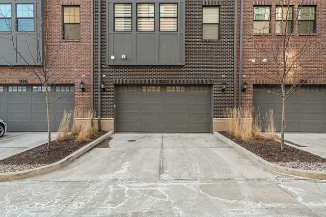 922 Berkhamsted Lane, Carmel, IN 46032