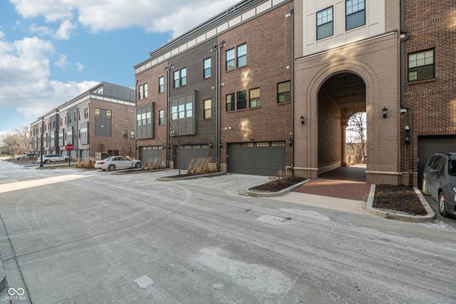 922 Berkhamsted Lane, Carmel, IN 46032