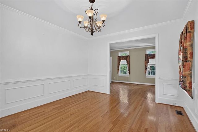 411 Honeysuckle LN, Yorktown, VA 23693