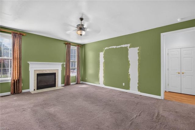 411 Honeysuckle LN, Yorktown, VA 23693