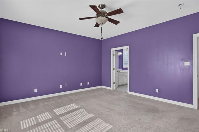 411 Honeysuckle LN, Yorktown, VA 23693