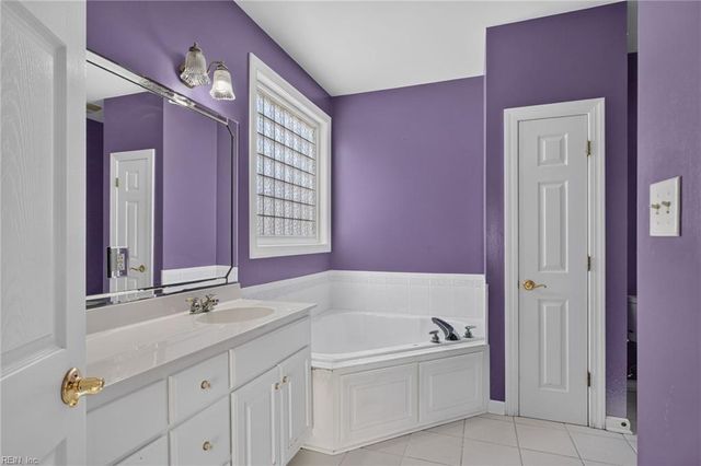 411 Honeysuckle LN, Yorktown, VA 23693