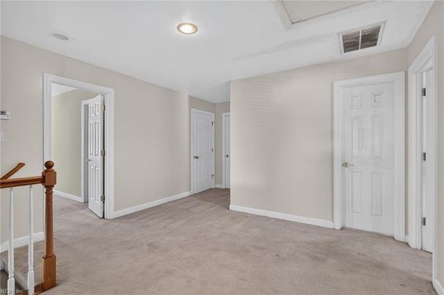 411 Honeysuckle LN, Yorktown, VA 23693