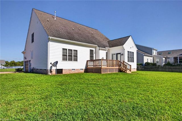411 Honeysuckle LN, Yorktown, VA 23693