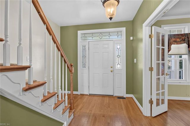 411 Honeysuckle LN, Yorktown, VA 23693