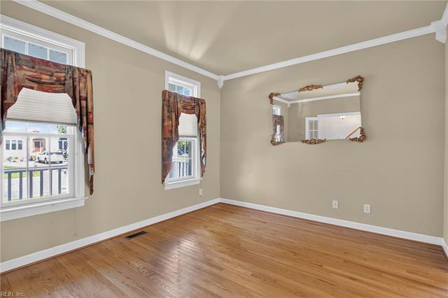 411 Honeysuckle LN, Yorktown, VA 23693