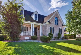 411 Honeysuckle LN, Yorktown, VA 23693