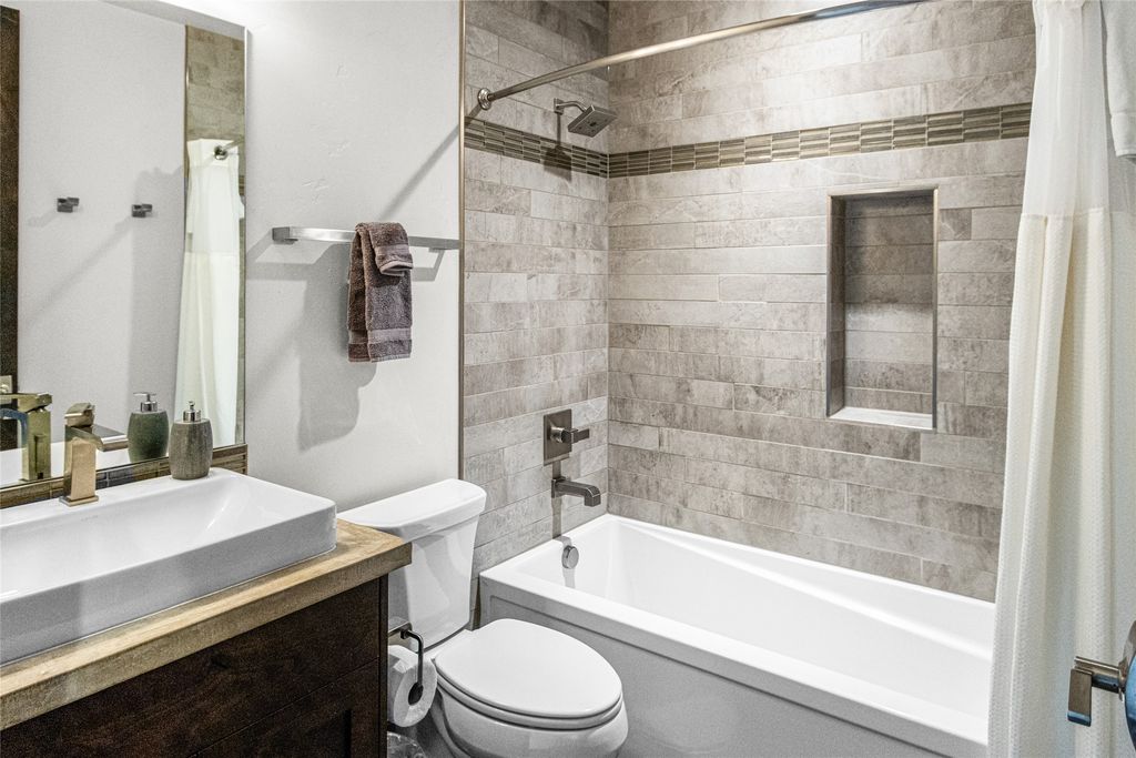 214 E 2nd Street 302, Whitefish, MT 59937 photo 28