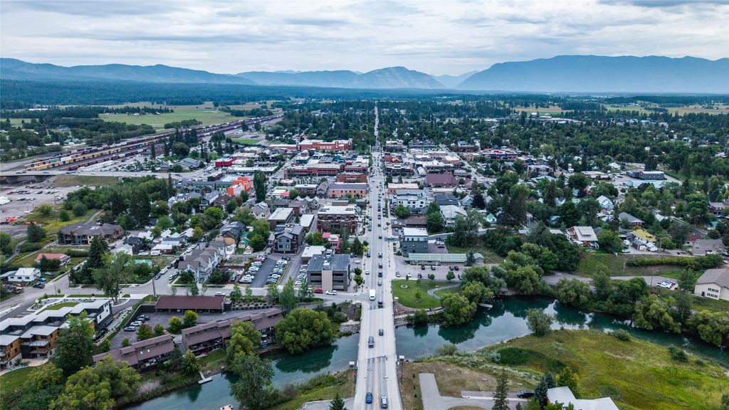 214 E 2nd Street 302, Whitefish, MT 59937 photo 35