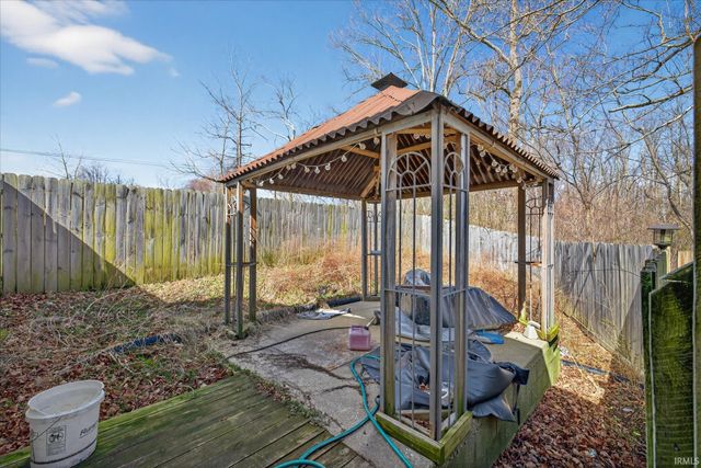 7575 S Harmony Road, Bloomington, IN 47403