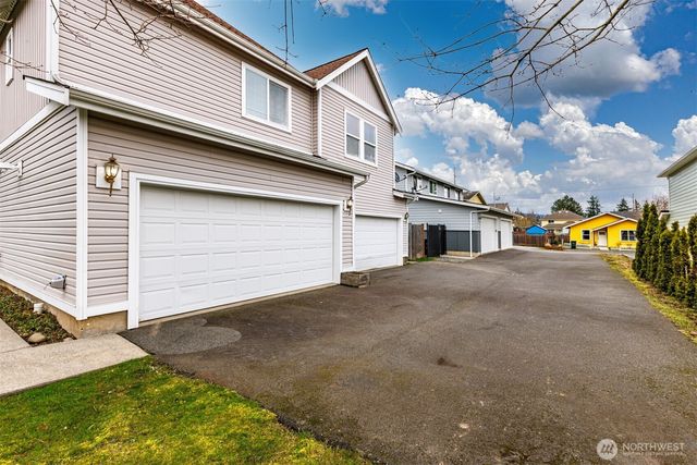 1100 E Illinois Street, Bellingham, WA 98226