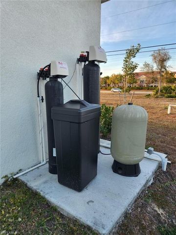 1819 NE 23rd TER, Cape Coral, FL 33909