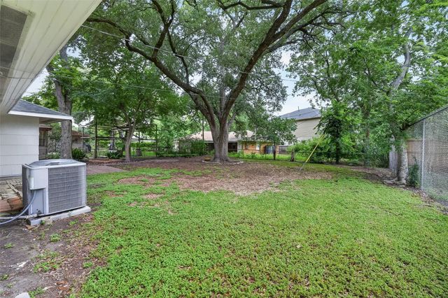 4106 Woodshire Street, Houston, TX 77025