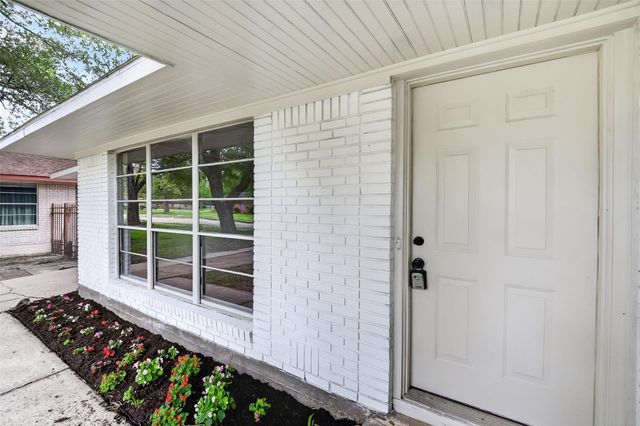 4106 Woodshire Street, Houston, TX 77025
