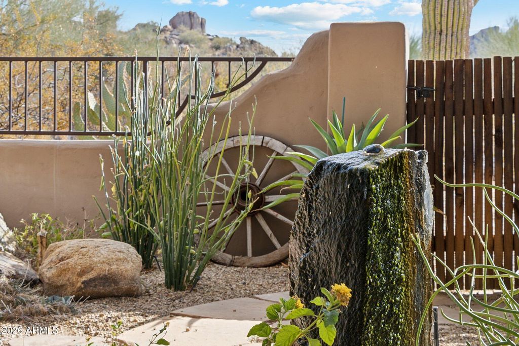 9250 E WHITETHORN Circle, Scottsdale, AZ 85266