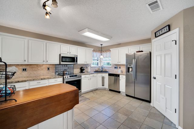 1808 Rybovich Lane, Mansfield, TX 76063