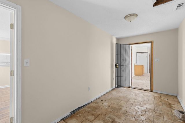 600 E Whitney Street, Houston, TX 77022