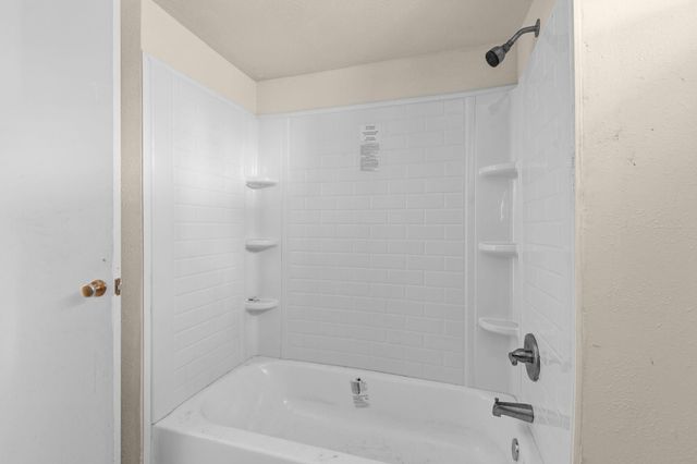 600 E Whitney Street, Houston, TX 77022