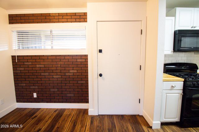 1701 W TUCKEY Lane 208, Phoenix, AZ 85015