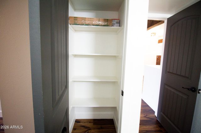 1701 W TUCKEY Lane 208, Phoenix, AZ 85015